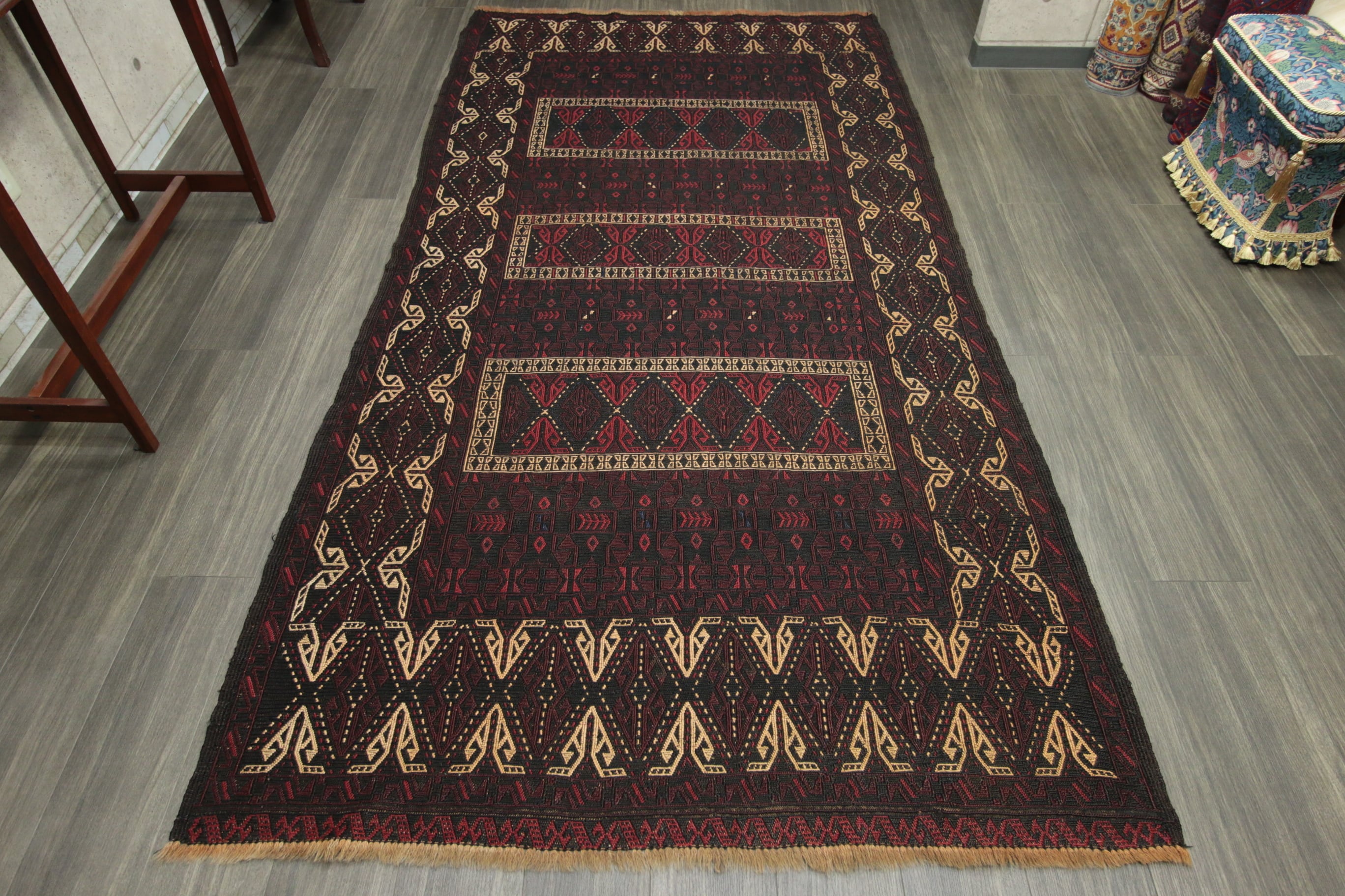 ブラックウール 黒毛羊 アフガニスタン 手織りオールドキリム