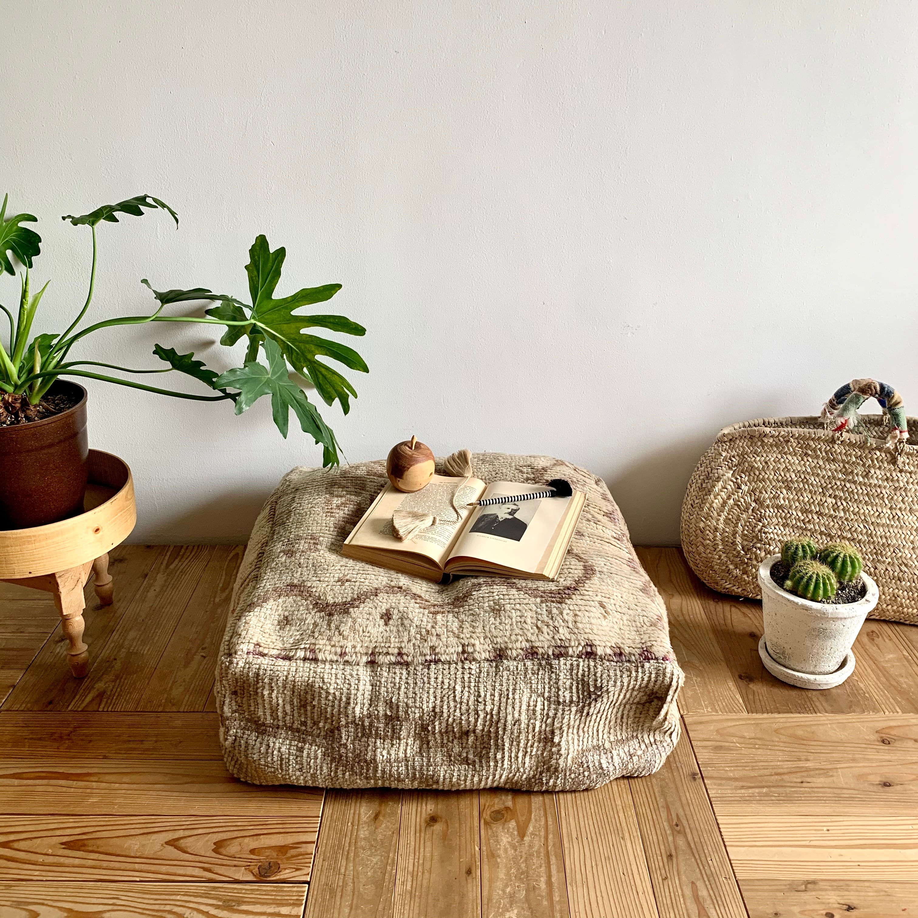 オールドラグをリメイクしたプフ | モロッコの暮らしと手しごと