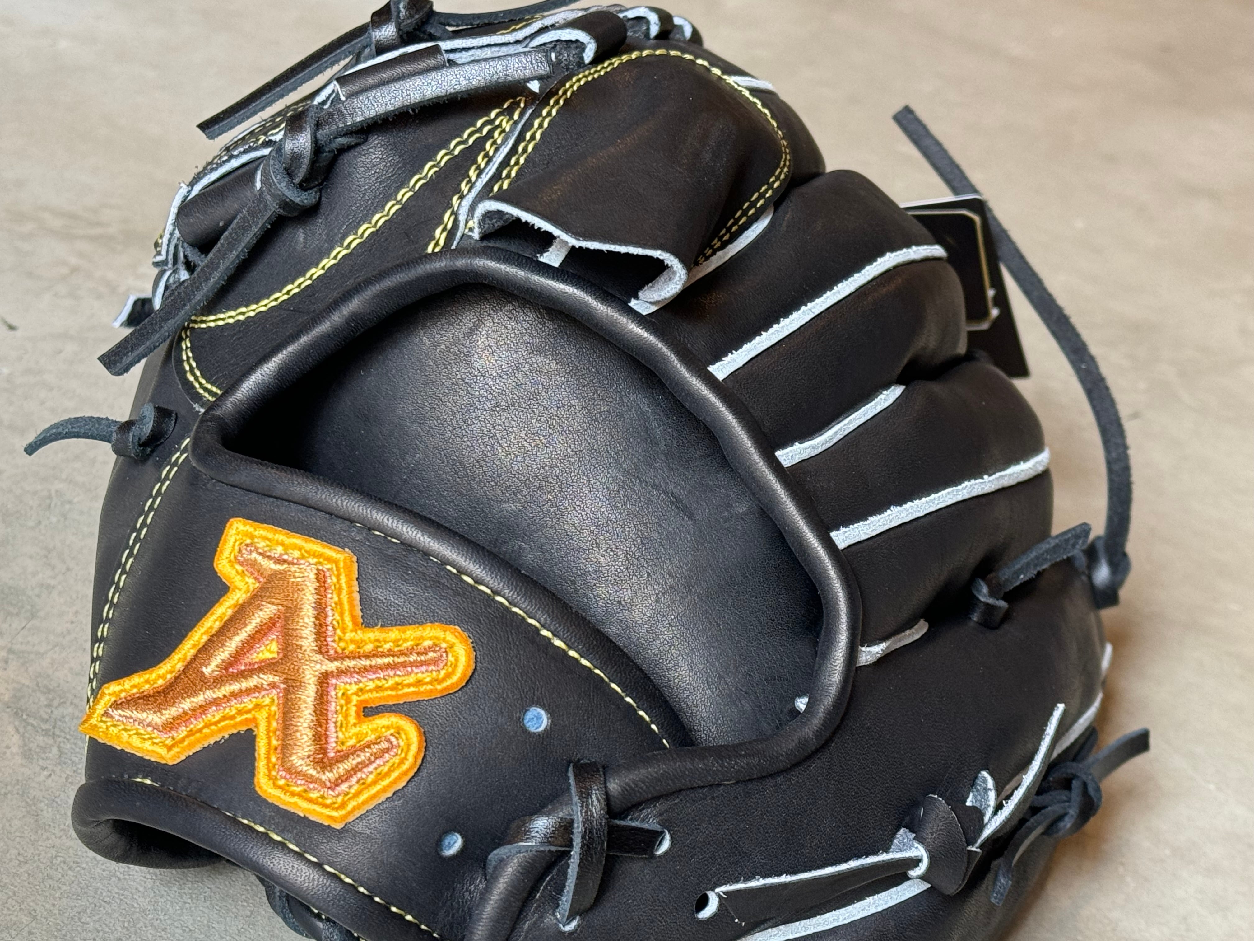 展示会限定モデル【ATOMS】硬式用グローブ 左投げ投手用 西窪職人作