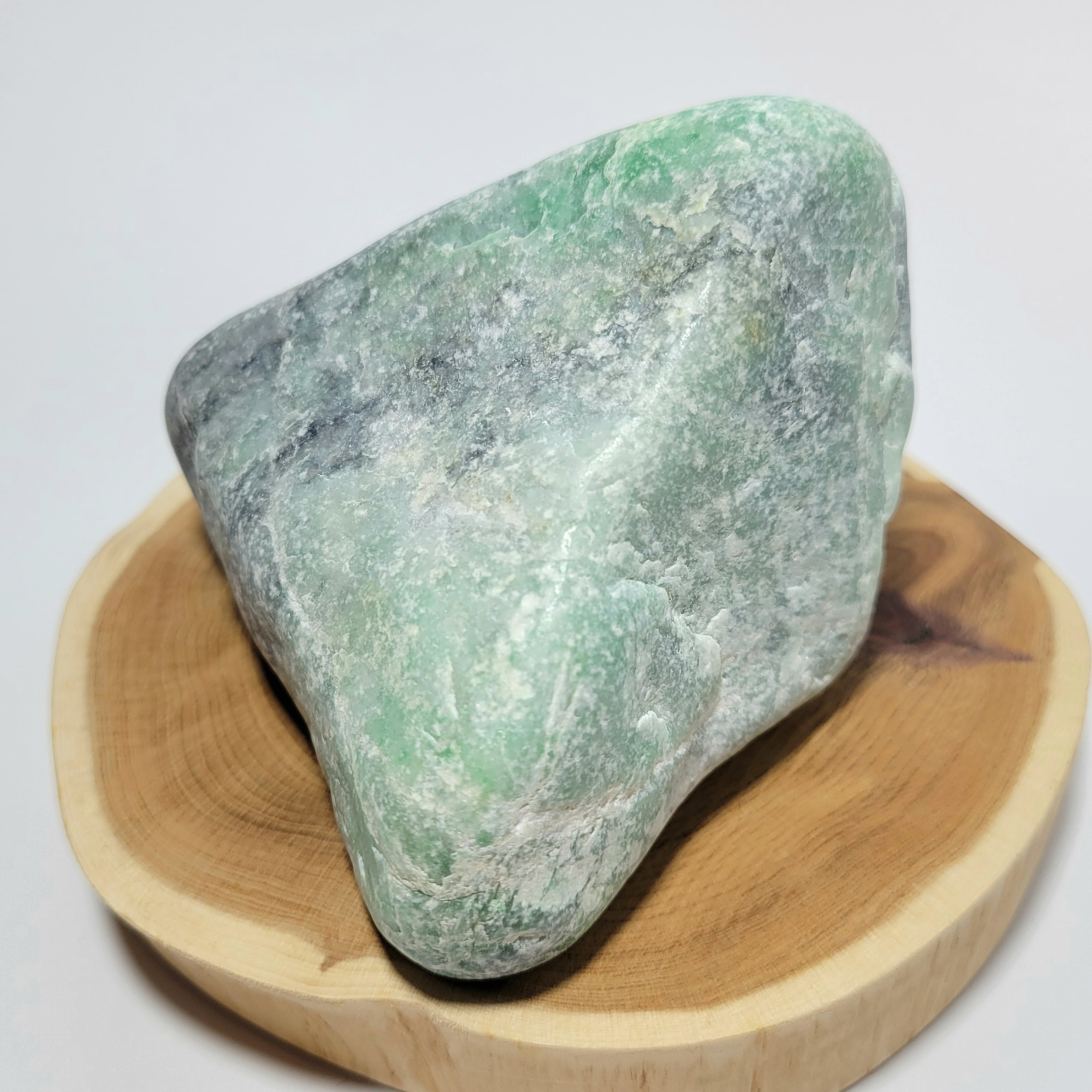 糸魚川翡翠:原石:青海金山 BG0140 | 糸魚川翡翠工芸家 赤羽可行BASE