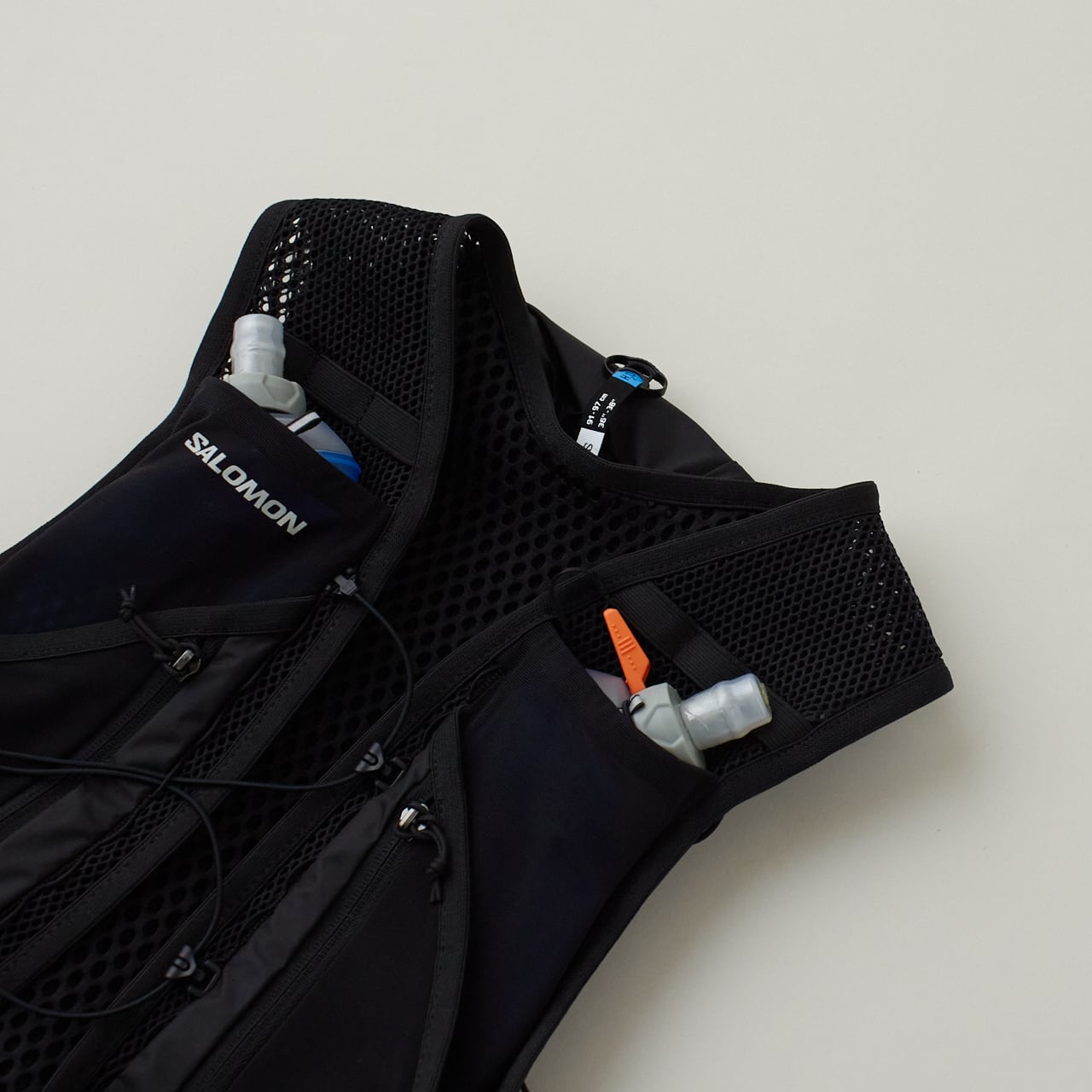 SALOMON（サロモン）ACTIVE SKIN 12 -BLACK / METAL ユニセックス