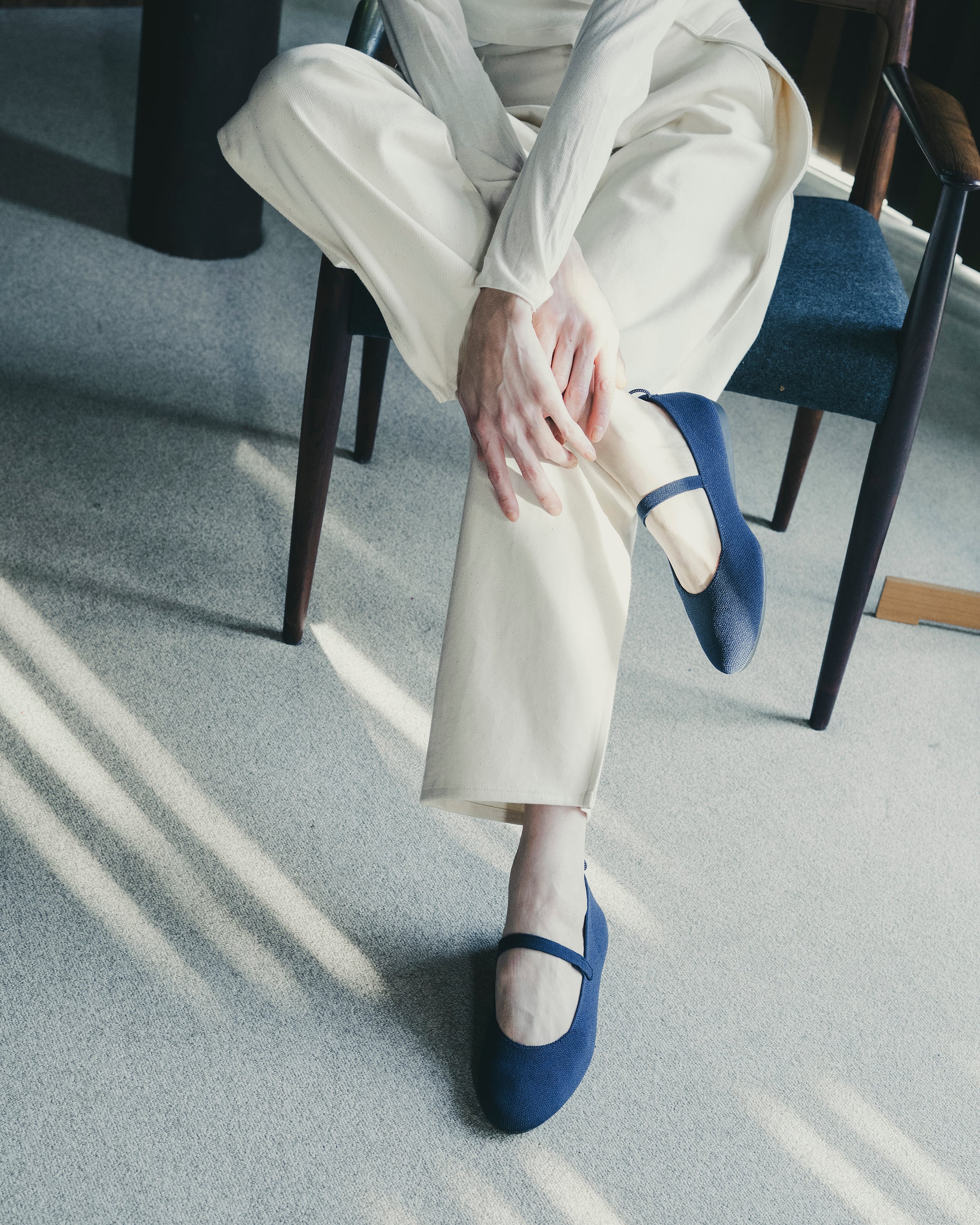 Offen フリル付きネイビー フラットシューズ Offenオッフェン フラット