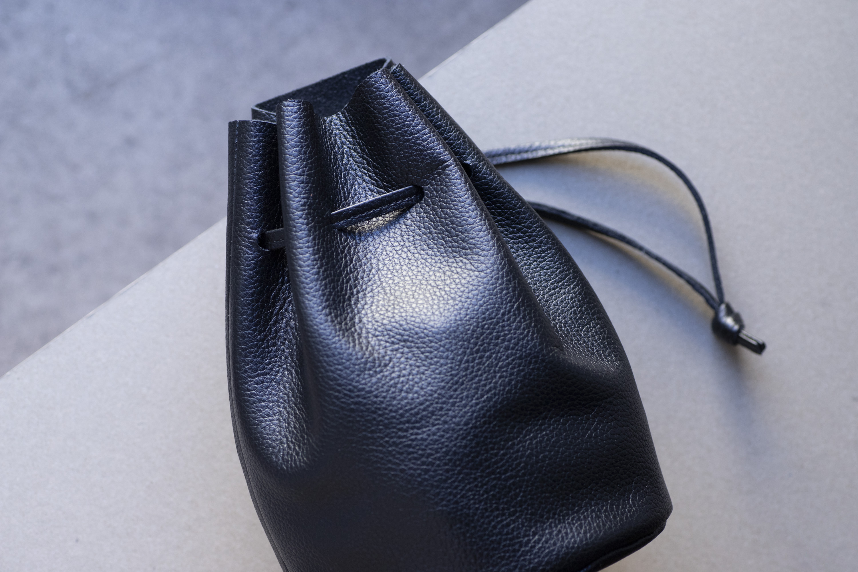 コンパクト巾着バッグ (マットシュリンクレザー) 【ma-02ss