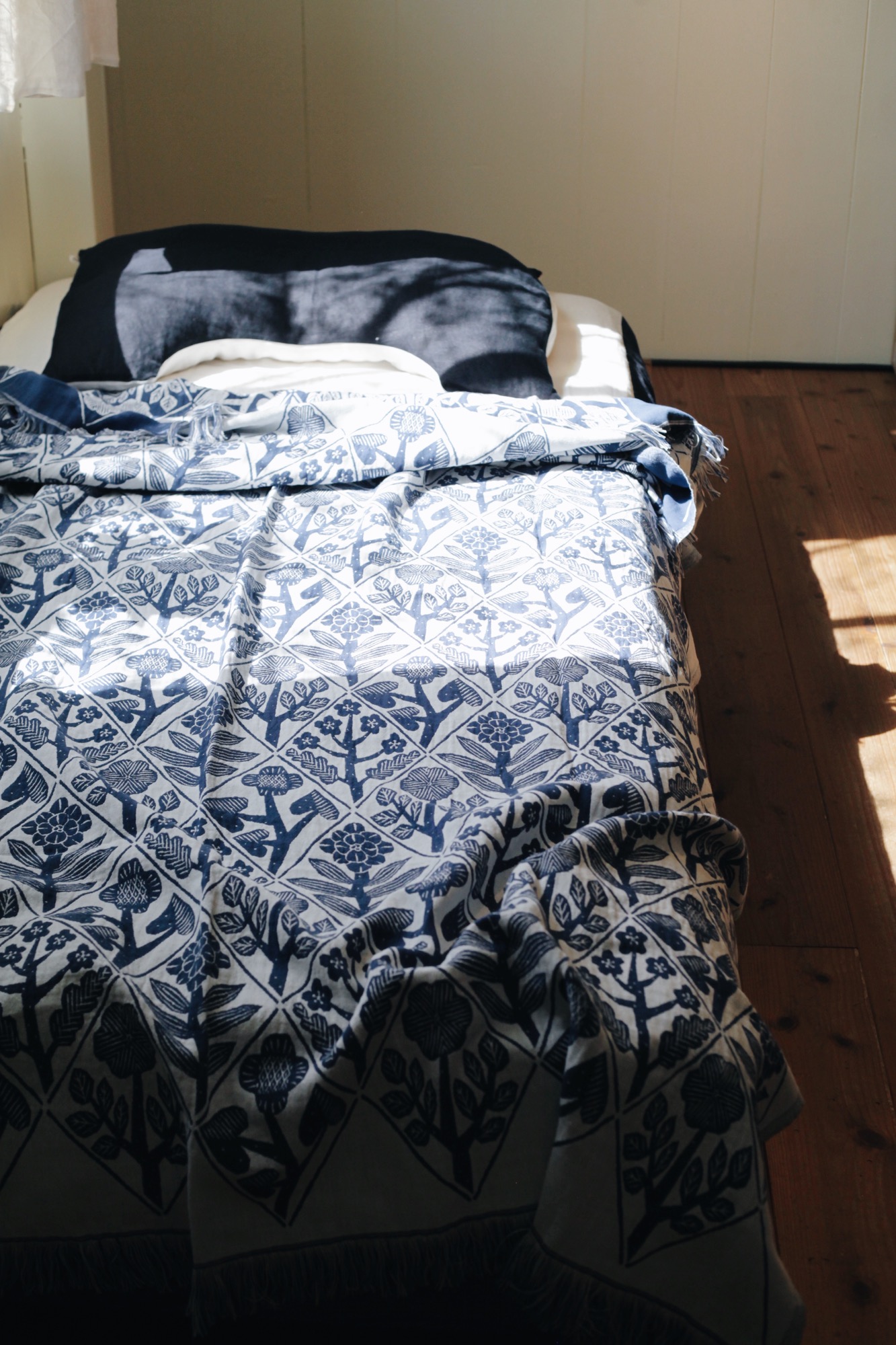 大人の女性に使ってほしい、LAPUAN KANKURITのKUKATブランケット | 眠