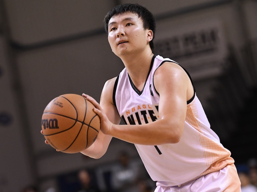 富永啓生選手スリーハンドペンダントトップ 富永啓生選手スリーハンド