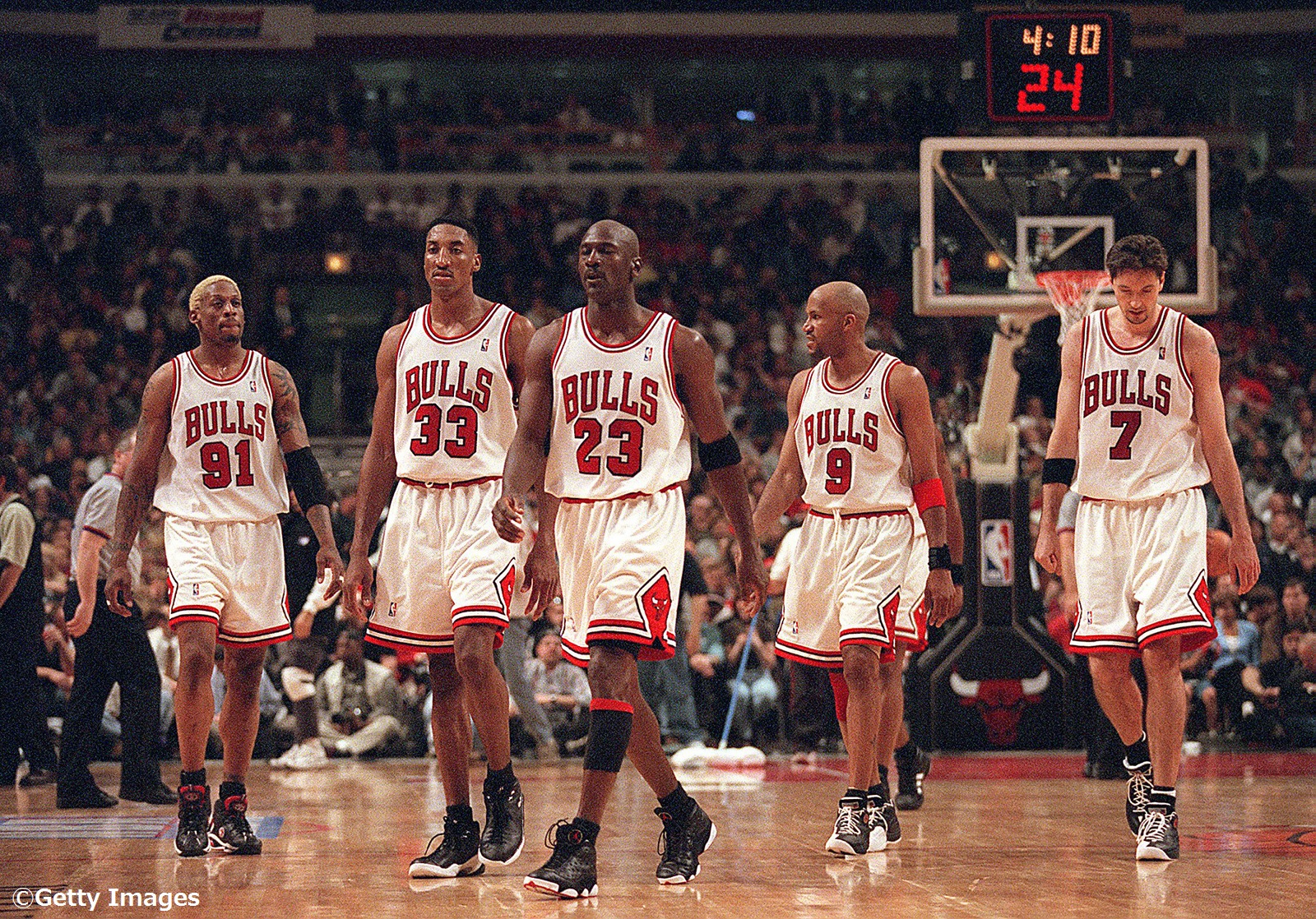 マイケル・ジョーダンが最恐集団ピストンズの“ジョーダン・ルール”を