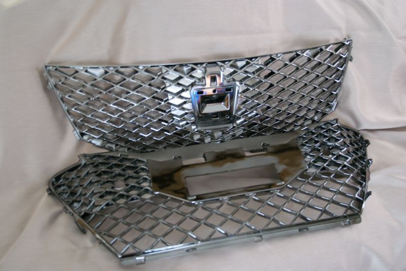 210系クラウン前期グリル・メッキのみ(トヨタ202ブラック車のグリル