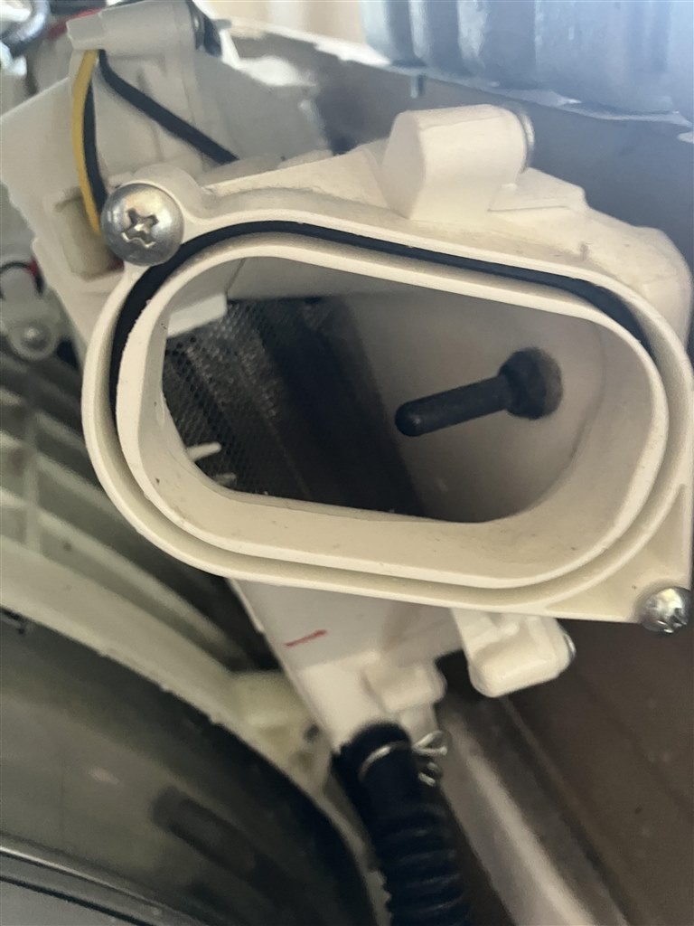 乾燥しても生乾き。部品交換せずに分解清掃で解決しました。』 日立