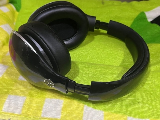 メルセデス・ベンツ ワイヤレスヘッドホン（ANC付）：MB WHP 1