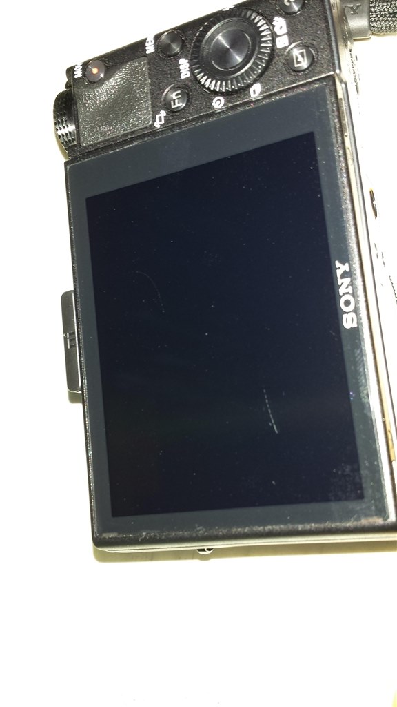 液晶画面に傷が…』 SONY サイバーショット DSC-RX100M2 のクチコミ