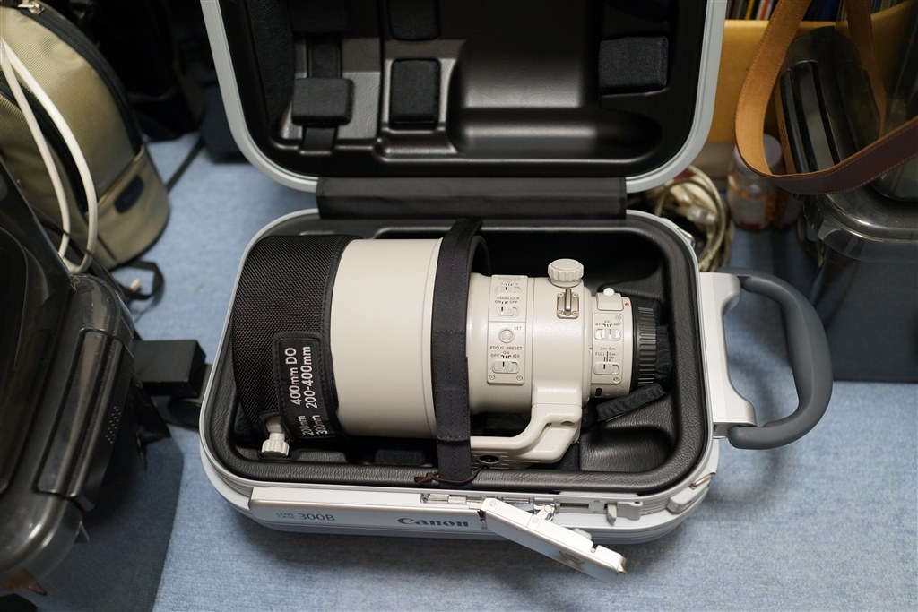 ちゃんとケースの蓋が閉まりません』 CANON EF300mm F2.8L IS II USM