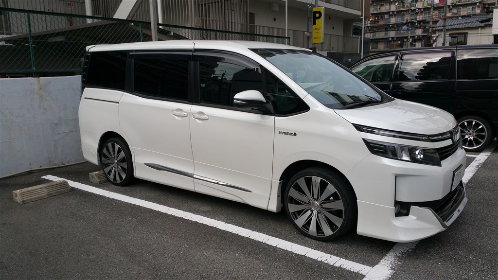 19インチ8j is45 225/35』 トヨタ ヴォクシー 2014年モデル のクチコミ