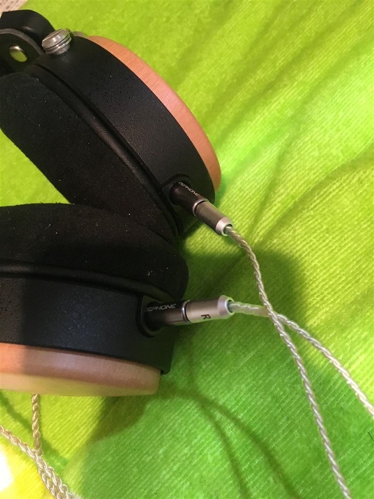 純正4.4mmバランスケーブルとcooyinの4.4mmバランスケーブル』 TAGO