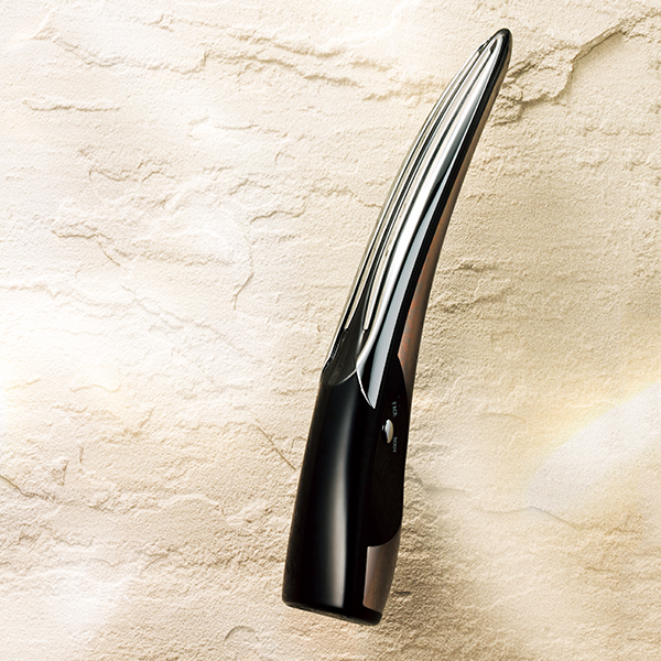 AI美顔器〟遂に登場！【パイラナイト】ならリフトアップから肩こりまで