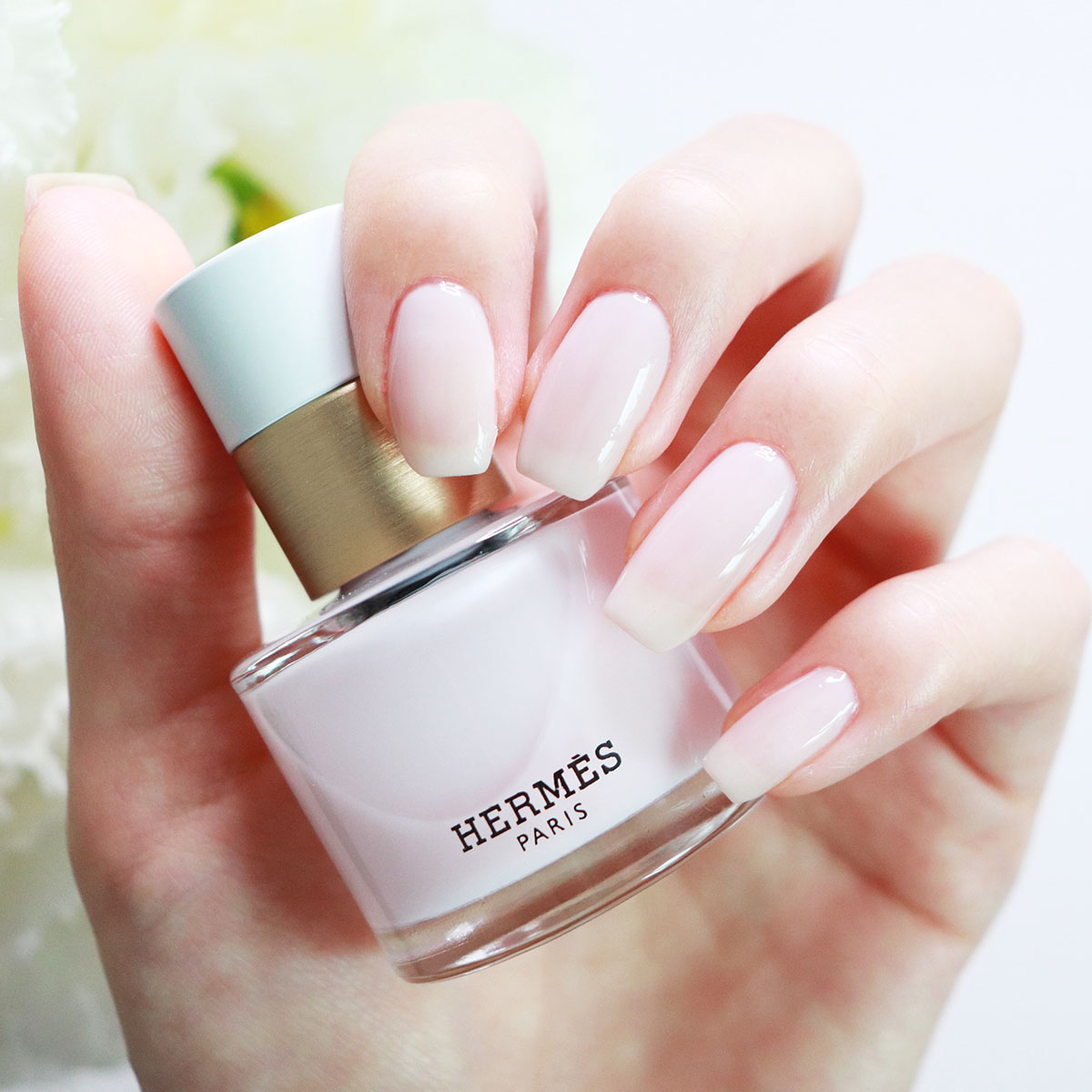 パウダーピンクのHERMESネイルで指先すらっと。 | Beautybrush｜tamaki