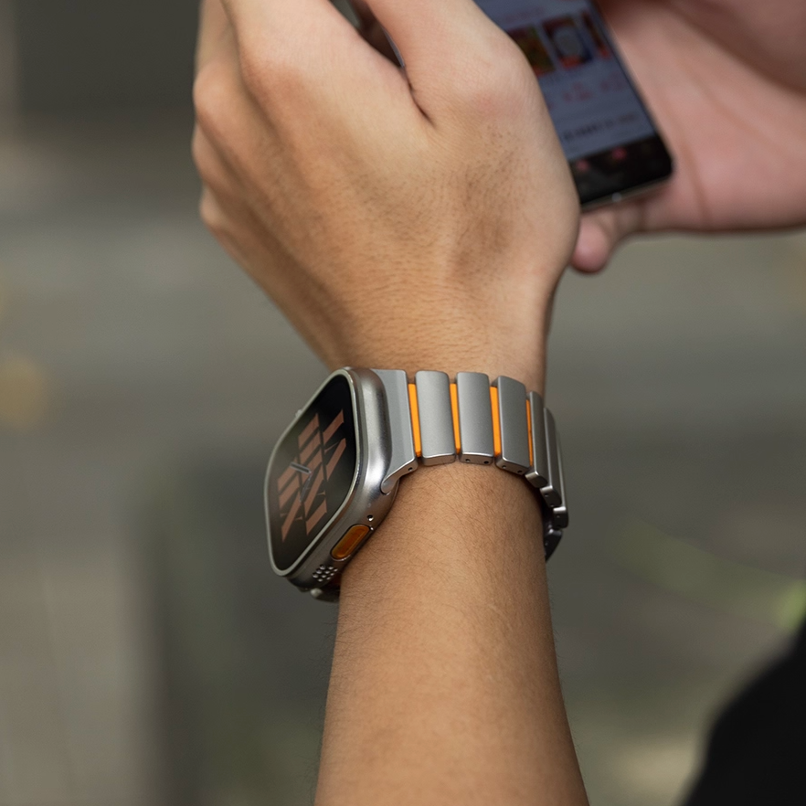 新感覚デザイン】ツイストラバーチタンバンド【アップルウォッチ