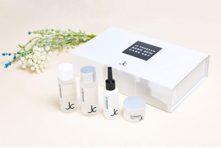 自由が丘クリニック JC PROGRAM からベーシックスキンケア4点セットが