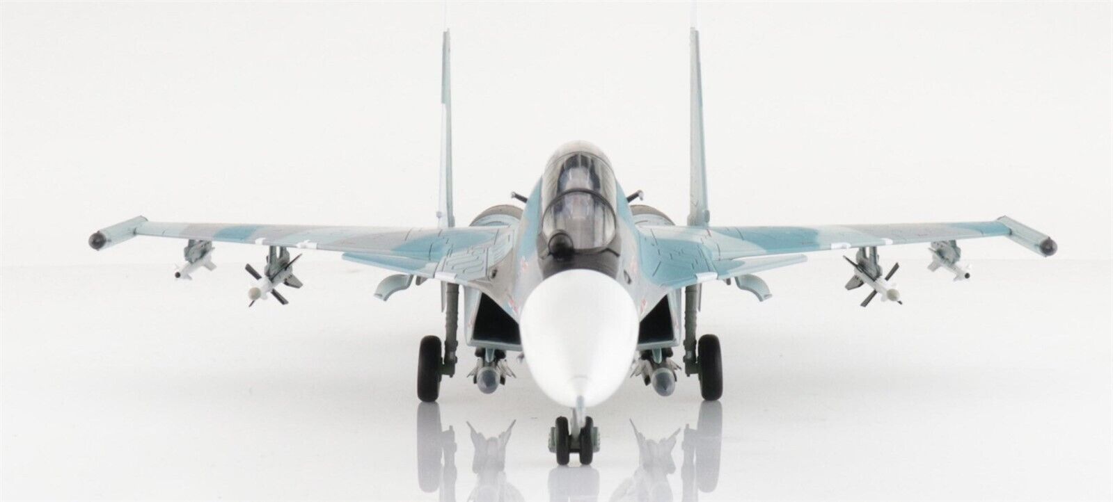 Hobby Master Su-30SM Flanker H “Red 82” Russian Air Force 2018 1