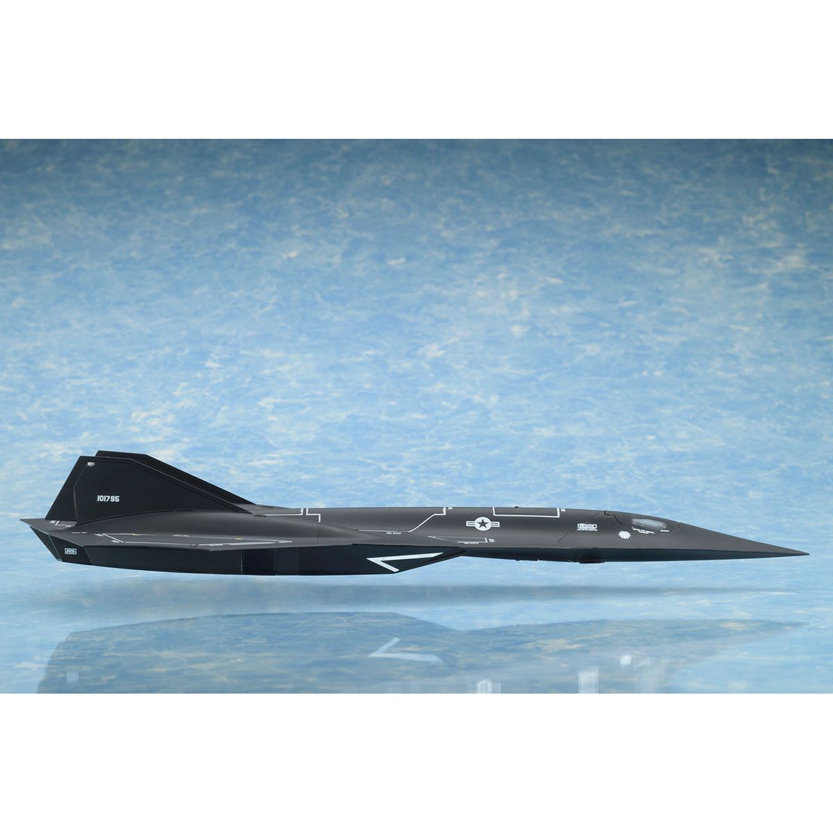 トップガンマーヴェリック』 1/72スケール ダークスター プラスチック