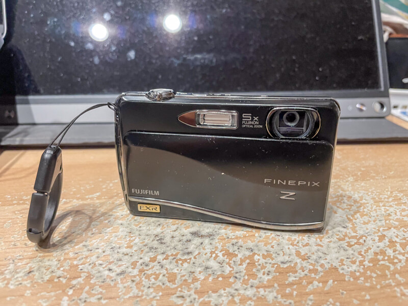 FUJIFILM FinePix Z800EXR】2024年2月のオールドコンデジ（屈曲式