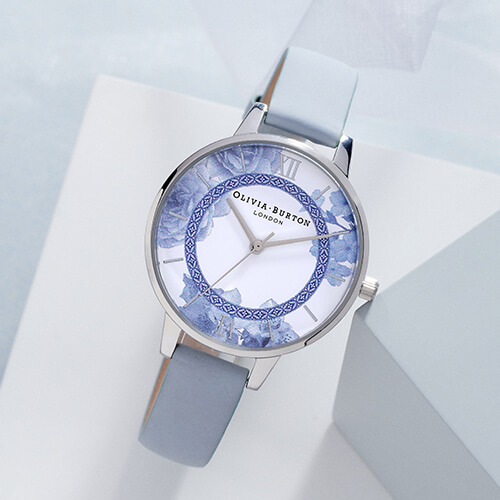 オリビア・バートン」より、イギリスの伝統的なティーポットから誕生