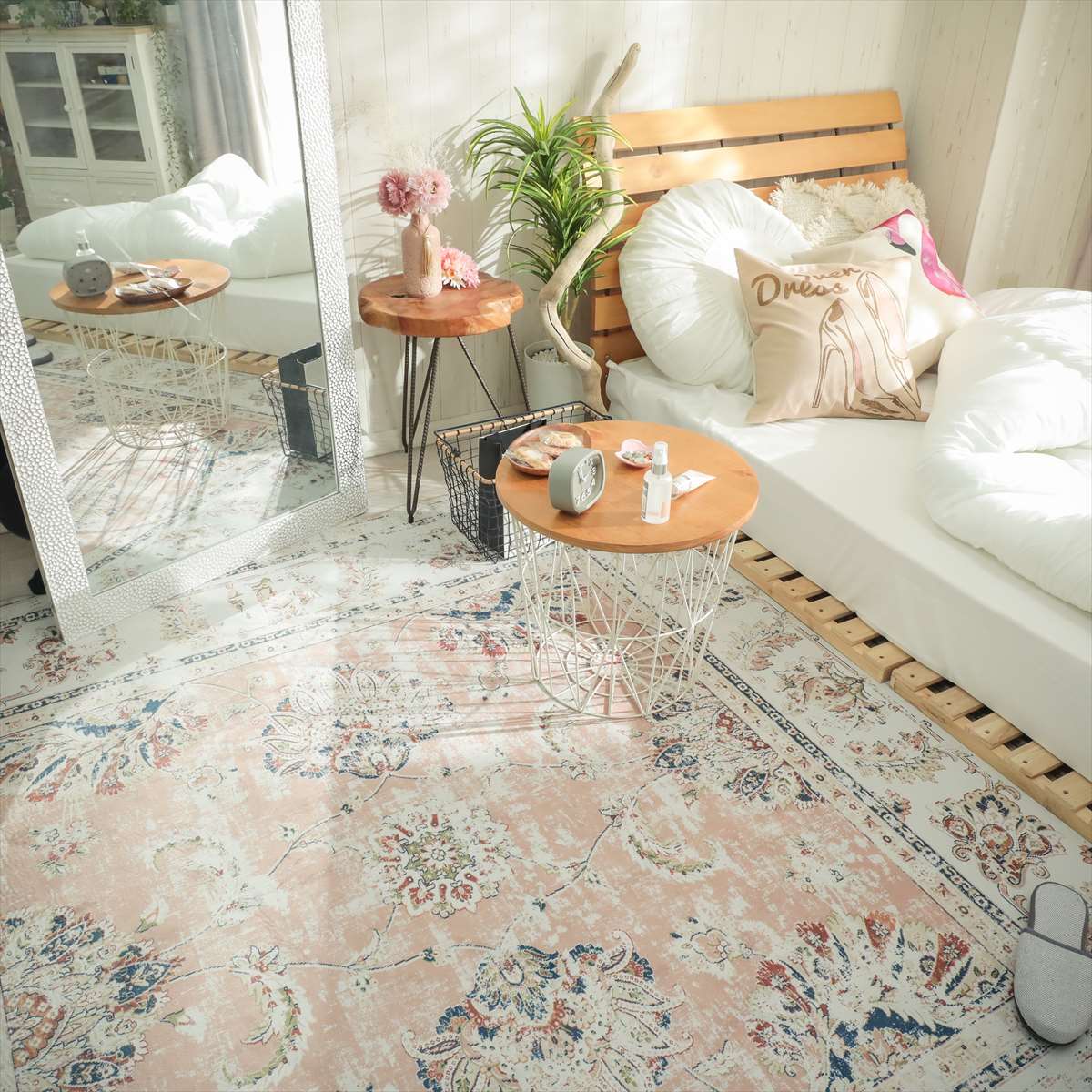 ピンクベージュのラグ【おすすめ8選】「ナチュラルでかわいい」が魅力