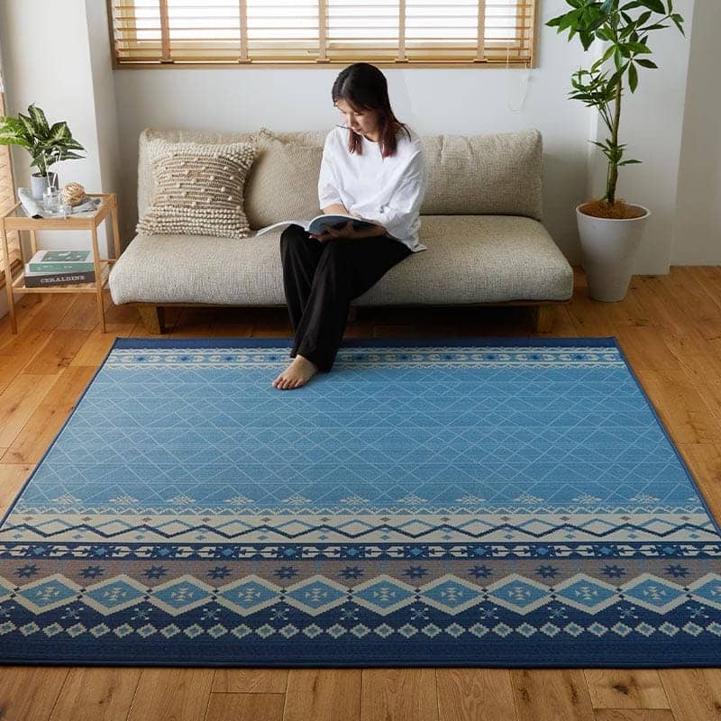 ひんやり】夏用さらっと快適！低反発ウレタン入り接触冷感ラグ