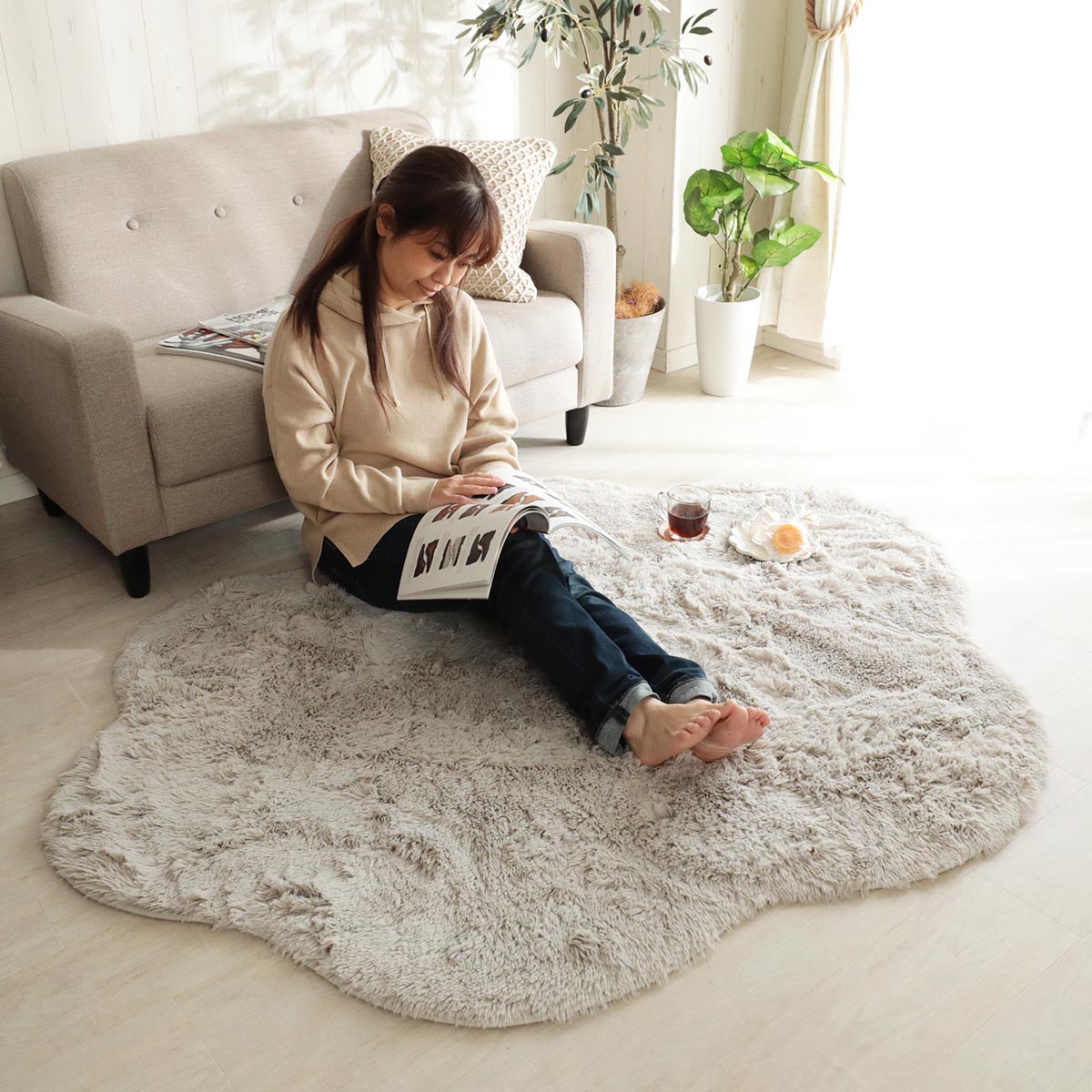 洗える雲ラグ！ふわふわ雲型のおしゃれなシャギーラグ『モクモク