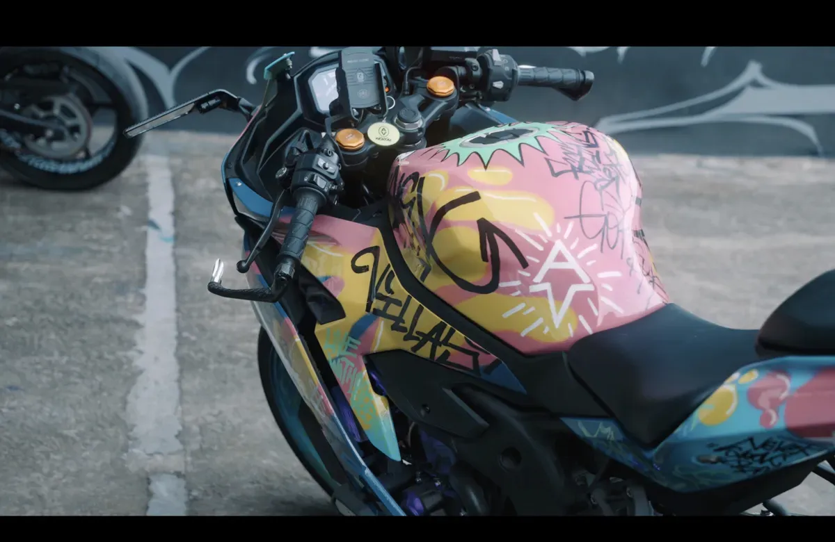 Rent a Bike Kawasaki ninja ZX25R Four cylinders with Quick Shifter