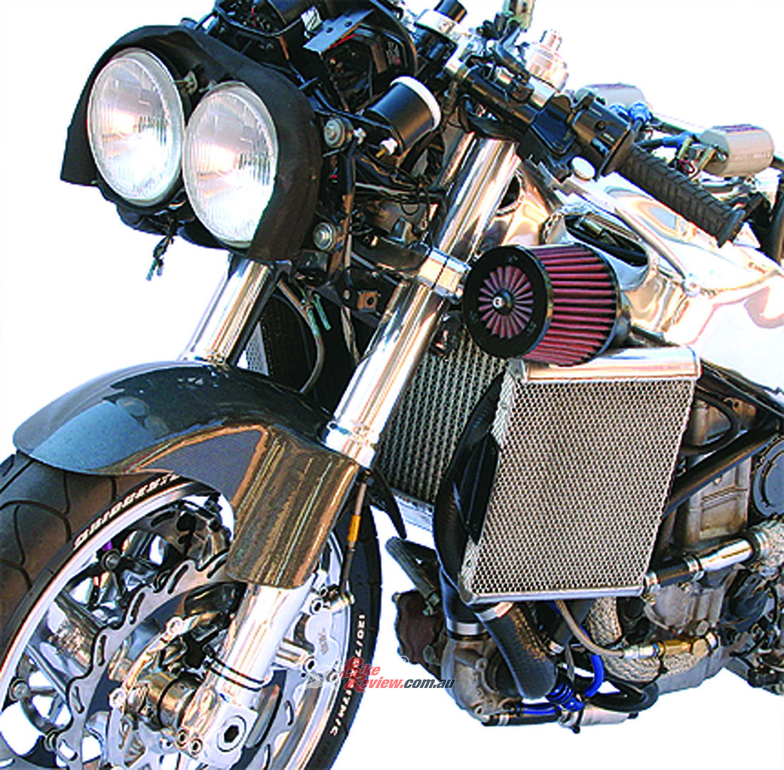 Custom Retro: Josh's '93 Turbo Kawasaki ZXR750L - Bike Review