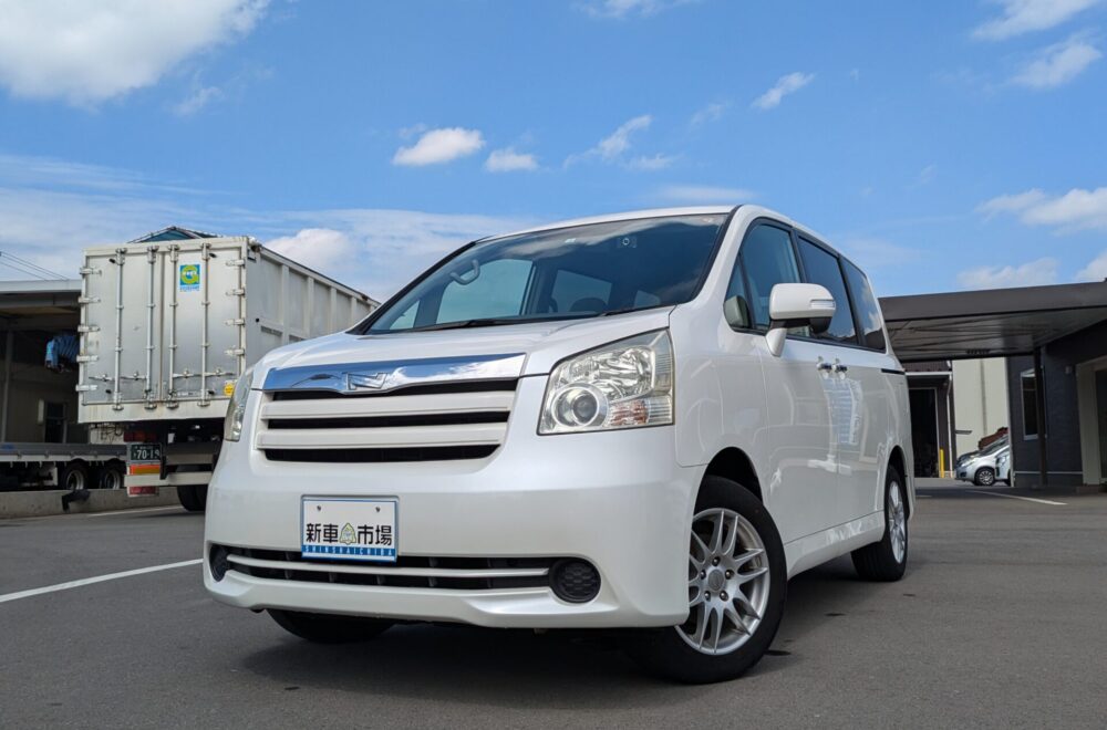 トヨタ ノア／Xスマートエディション／パールホワイト/H21（2009