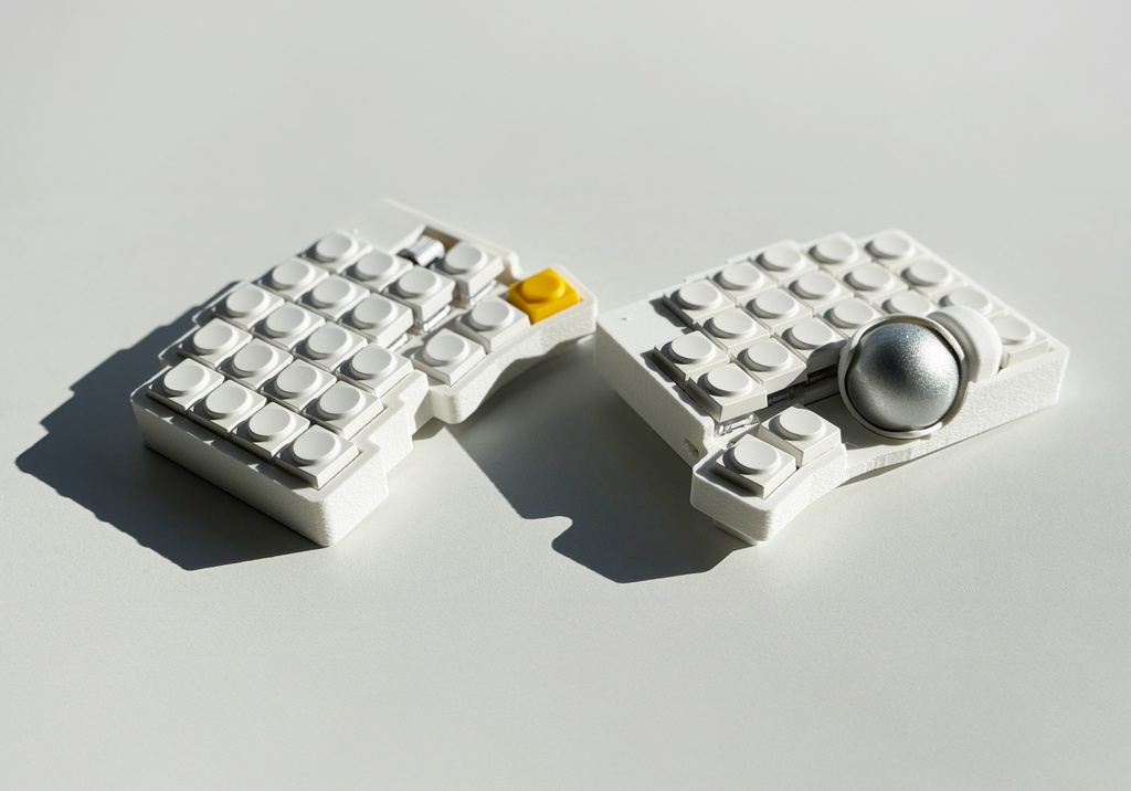 roBa 【トラックボール付きワイヤレス自作キーボードキット】 - kuma