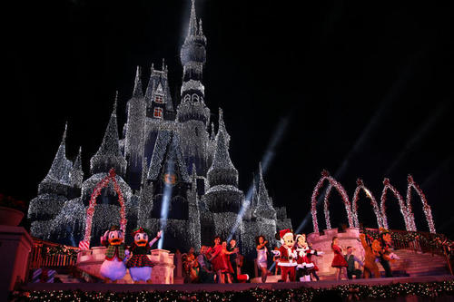 ひとり海外ディズニー】第2回 エルサの魔法で光り輝く氷の城に