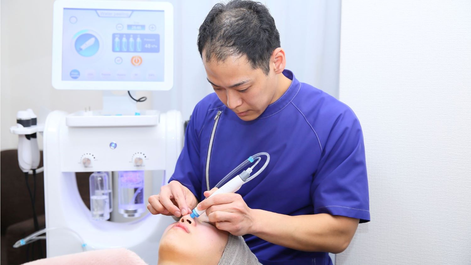 ハイドラ毛穴洗浄「メディアクアプロ」 | 大阪・心斎橋の美容鍼サロン