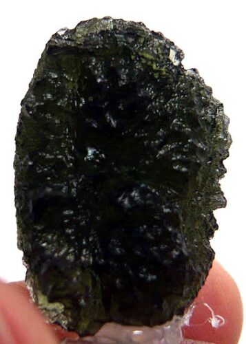 モルダバイト原石の魅力と効果｜スピリチュアルな力を宿す希少な隕石系