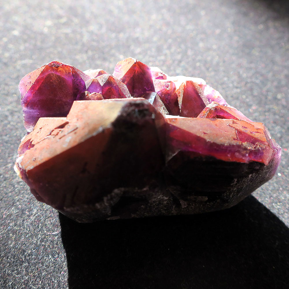 レッドファントム アメジスト｜原石・鉱物・天然石｜コレクション 置物