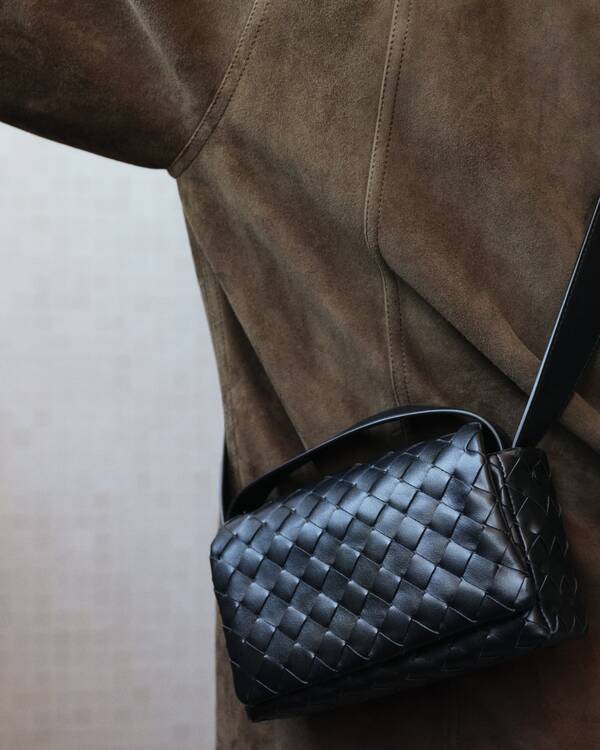 イントレチャート ウール セーター のために メンズ で ネイビー