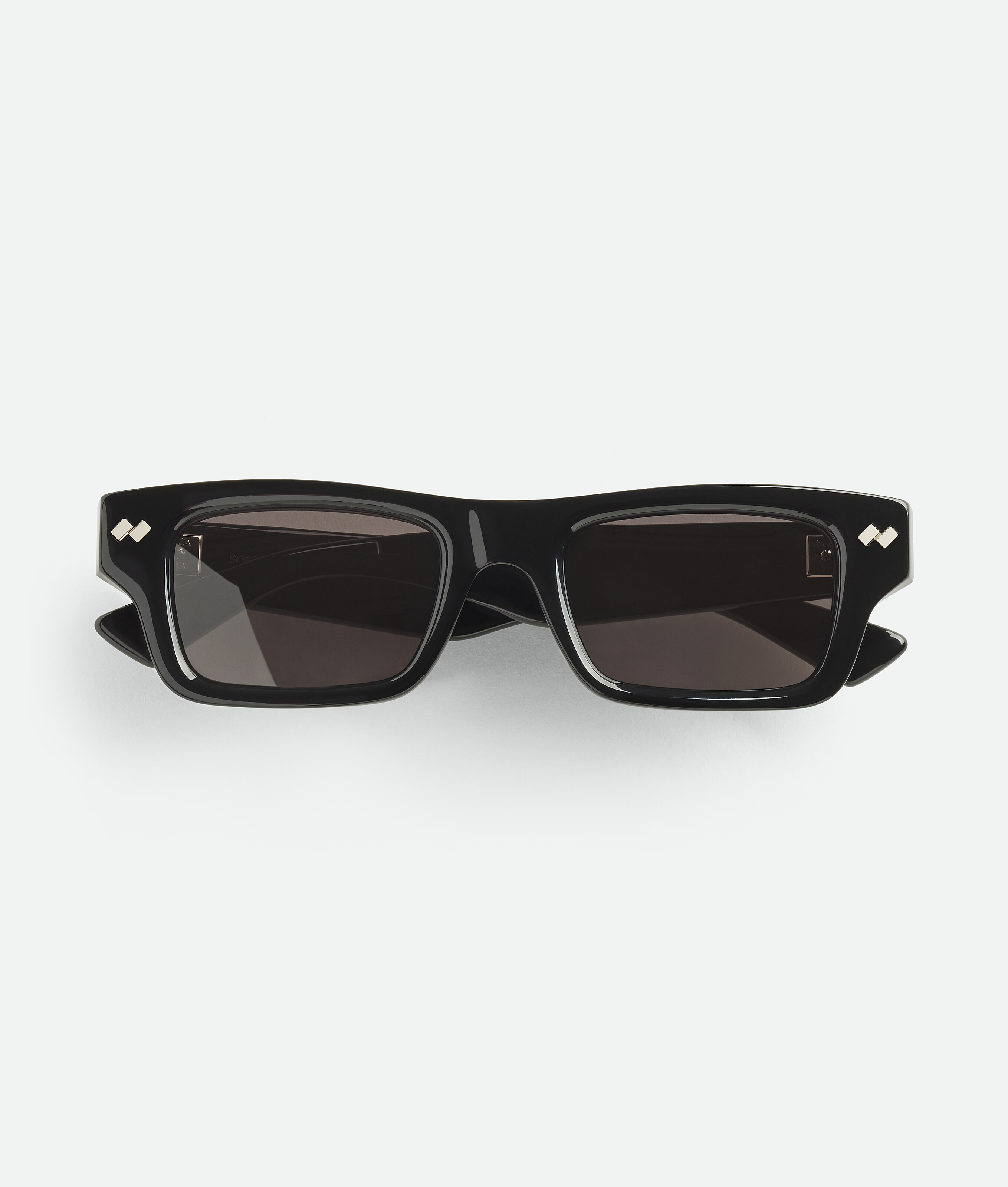 ディジー スクエア サングラス で ブラック/グレー | ボッテガ