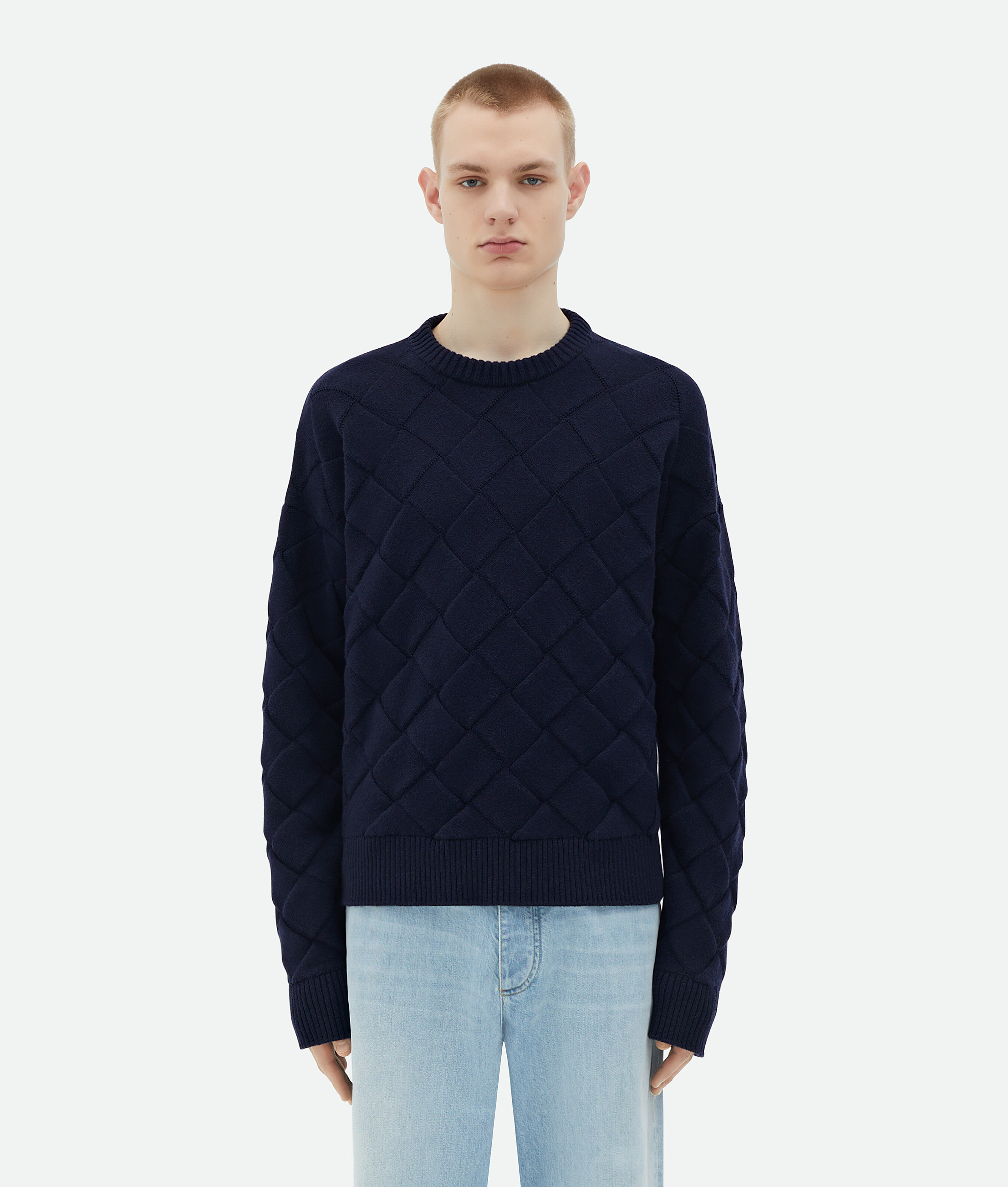 イントレチャート ウール セーター のために メンズ で ネイビー