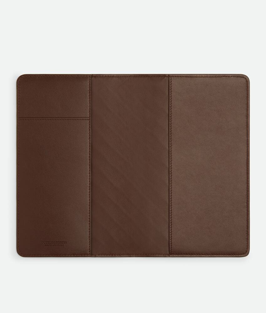 イントレチャート ミディアム ノートカバー で ブラウニー | ボッテガ