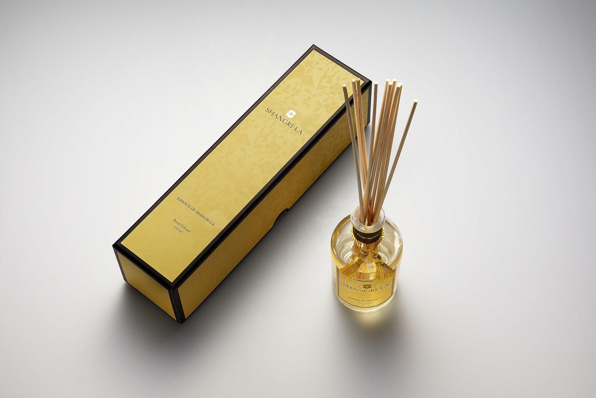 Essence of Shangri-La Reed Diffuser/ シャングリ・ラ エッセンス