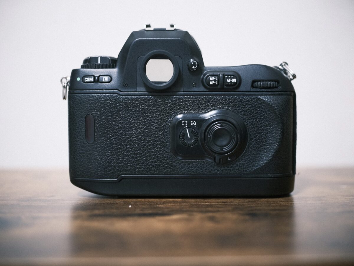 フィルムカメラレビュー。「Nikon F100」 | BORN SURE blog