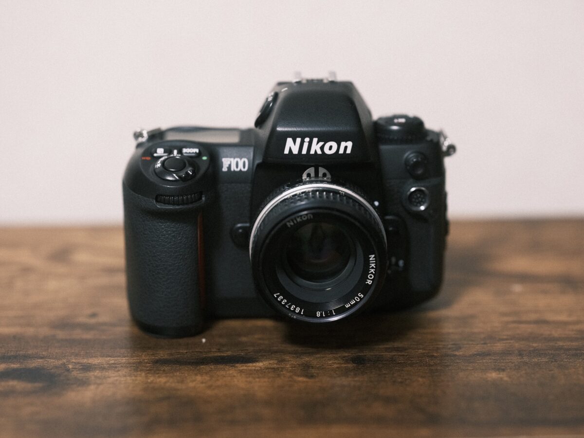 フィルムカメラレビュー。「Nikon F100」 | BORN SURE blog