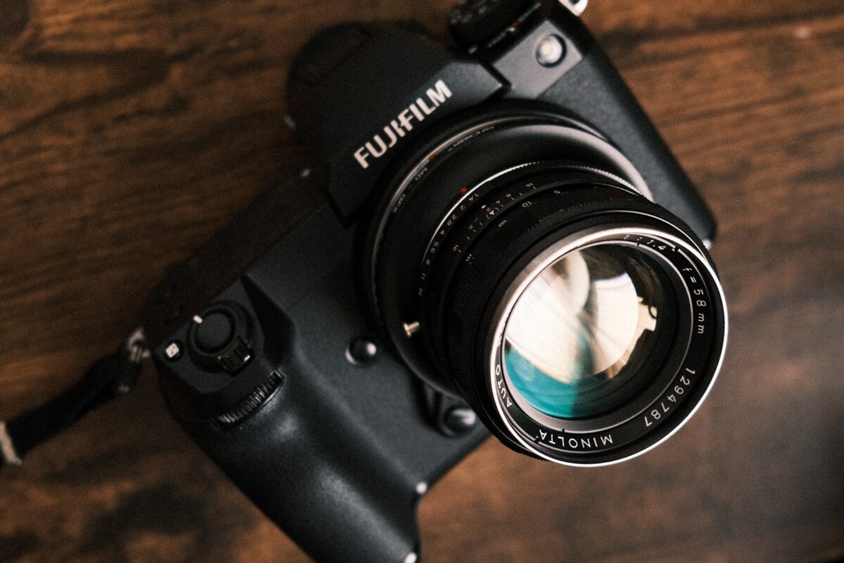 GFX × オールドレンズ。「MINOLTA AUTO ROKKOR-PF 58mm F1.4」 | BORN