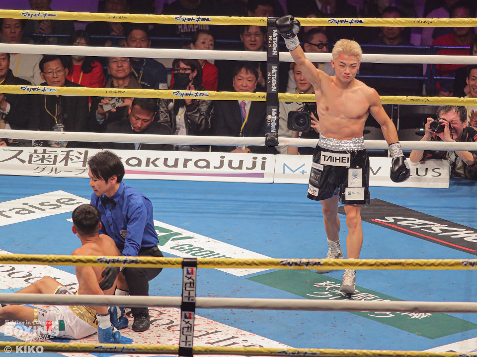 プロ4戦目で世界挑戦権獲得! 吉良大弥、戦慄の右ストレート! | ボク