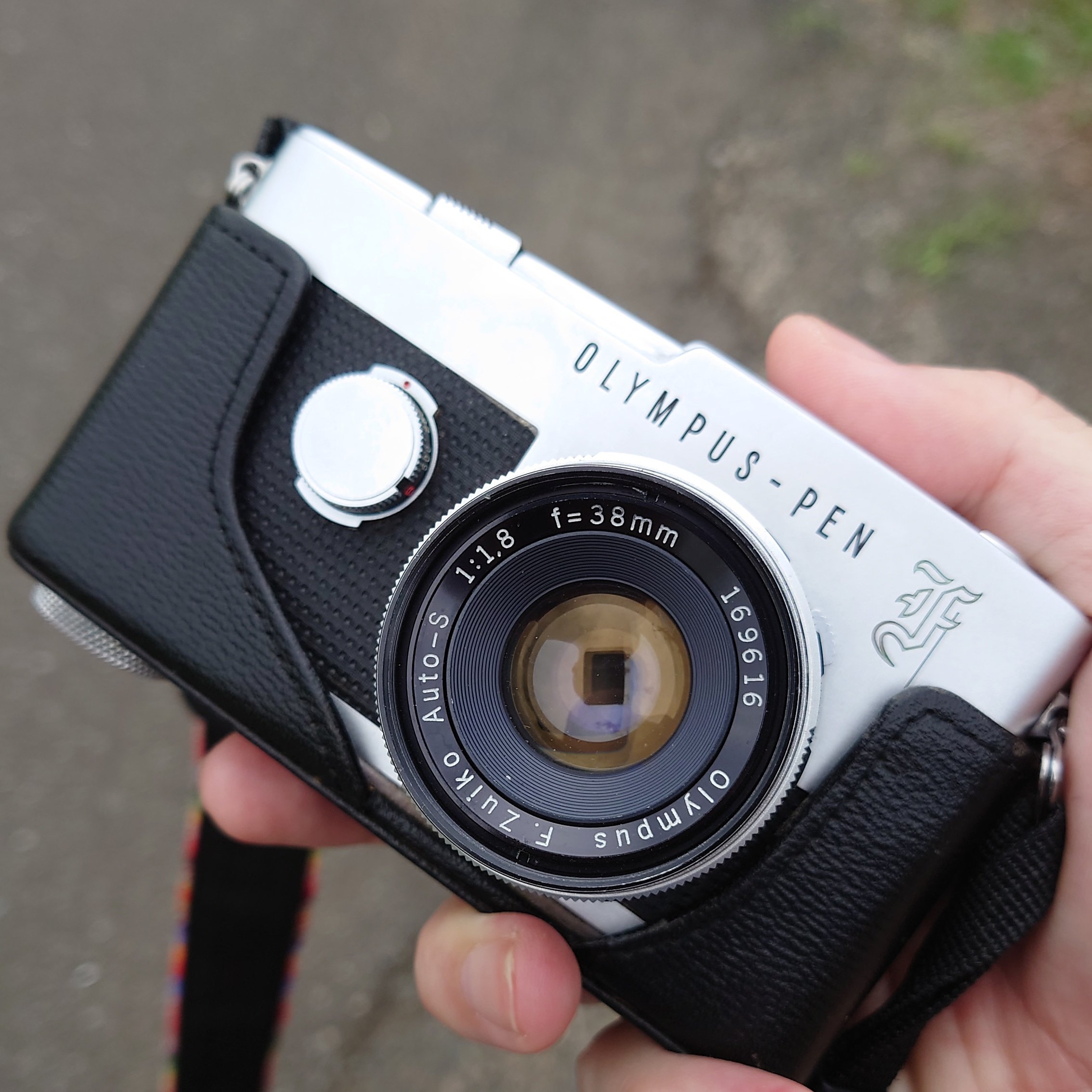 アリバイ日記: PEN Fのレンズ『F.ZUIKO 38mm F1.8』で夜の街を