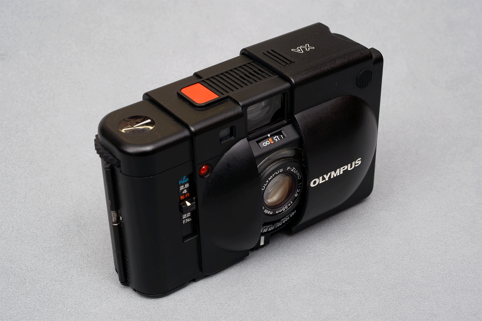 OLYMPUS XA - 1979年発売 - 独創的な小型カプセルカメラ | Photo of