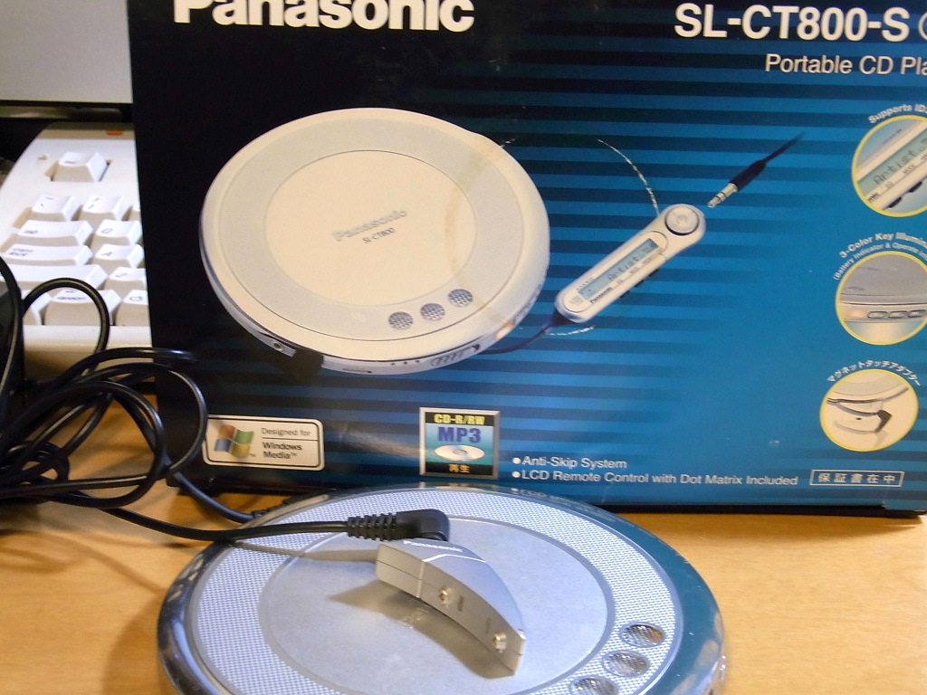 卓上オーディオ (Tabletop Audio): ポータブルCDプレイヤー(Panasonic