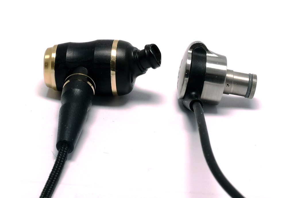 Sandal Audio: AKG K3003 イヤホンのレビュー