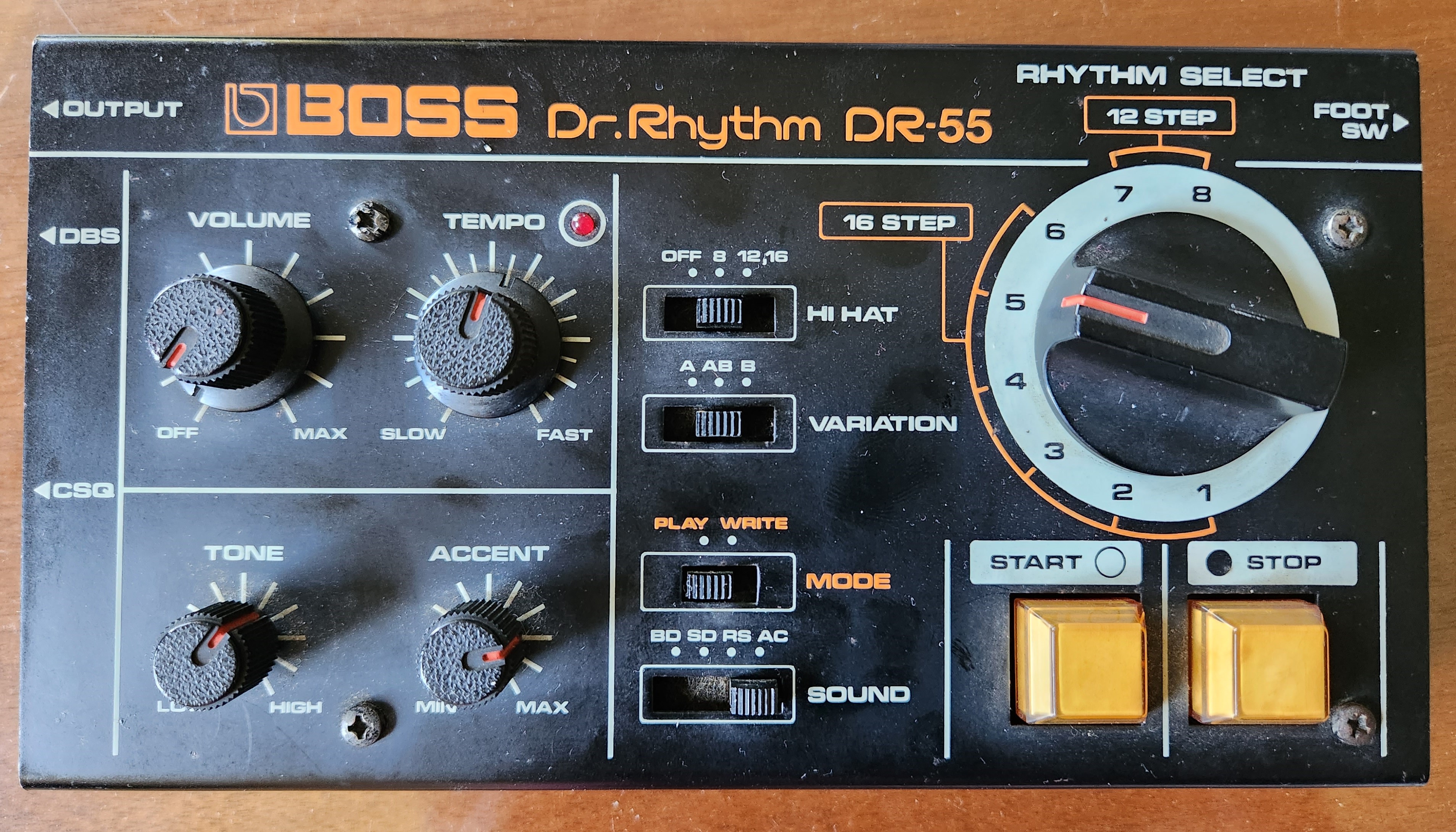 JonDent - Exploring Electronic Music: Boss DR -55 drum machine